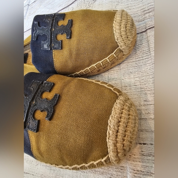Tory Burch Size 8.5 Weston Espadrille Slip On Olive Green & Navy Blue Canvas Sho - Picture 3 of 11